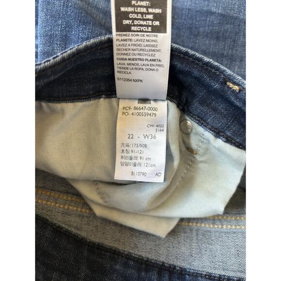 Levi’s Signature Gold Blue Denim Mid Rise 5” Shorts Women’s Size 22 Soft Stretch - Picture 3 of 7